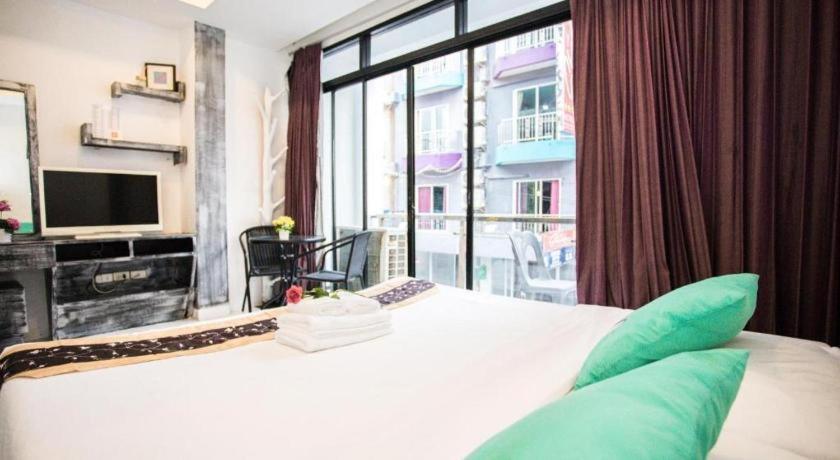 Long Hotel Patong
