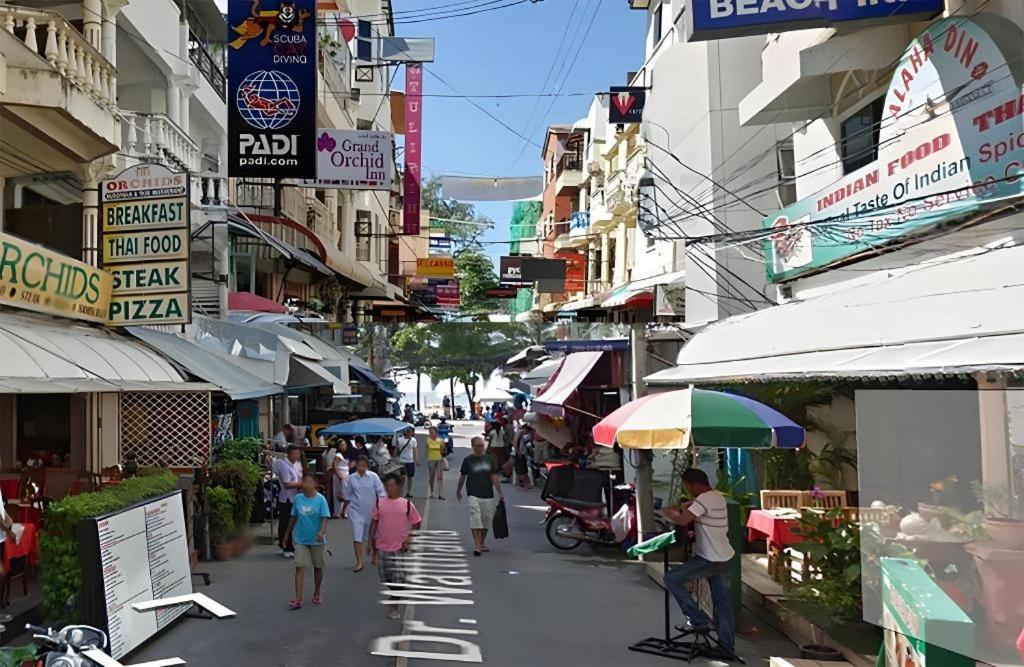 Long 2* Patong